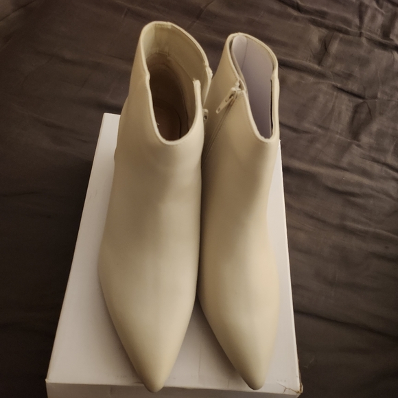 Bone white alfani booties - Picture 6 of 9